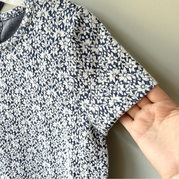 Talbots woven tapestry short sleeved top with tie neck in back - Picture 2 of 7